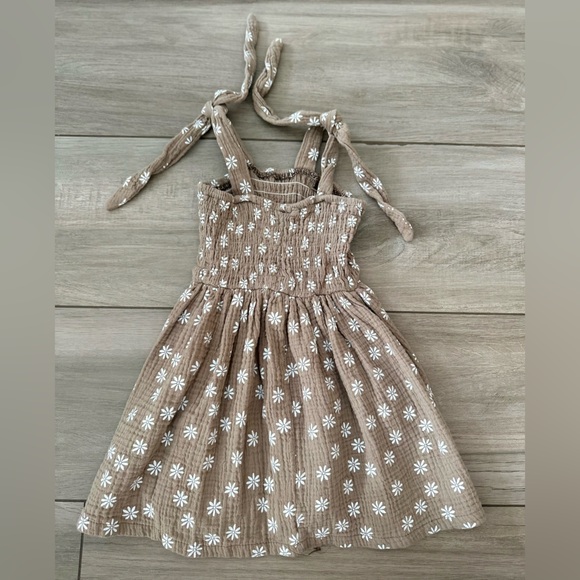 Girls dress bundle 2t trendy dresses - Picture 2 of 6